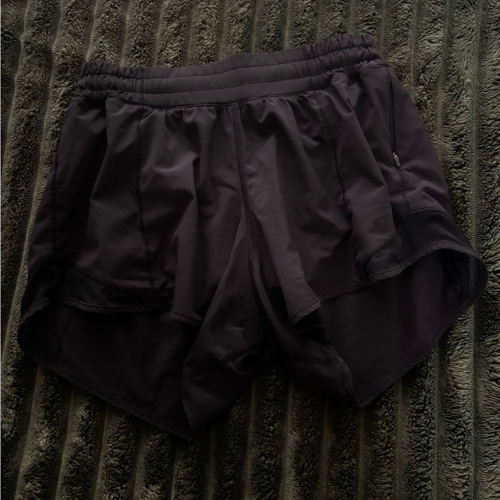 Lululemon Athletica Black Hotty Hot 5” Athletic Shorts